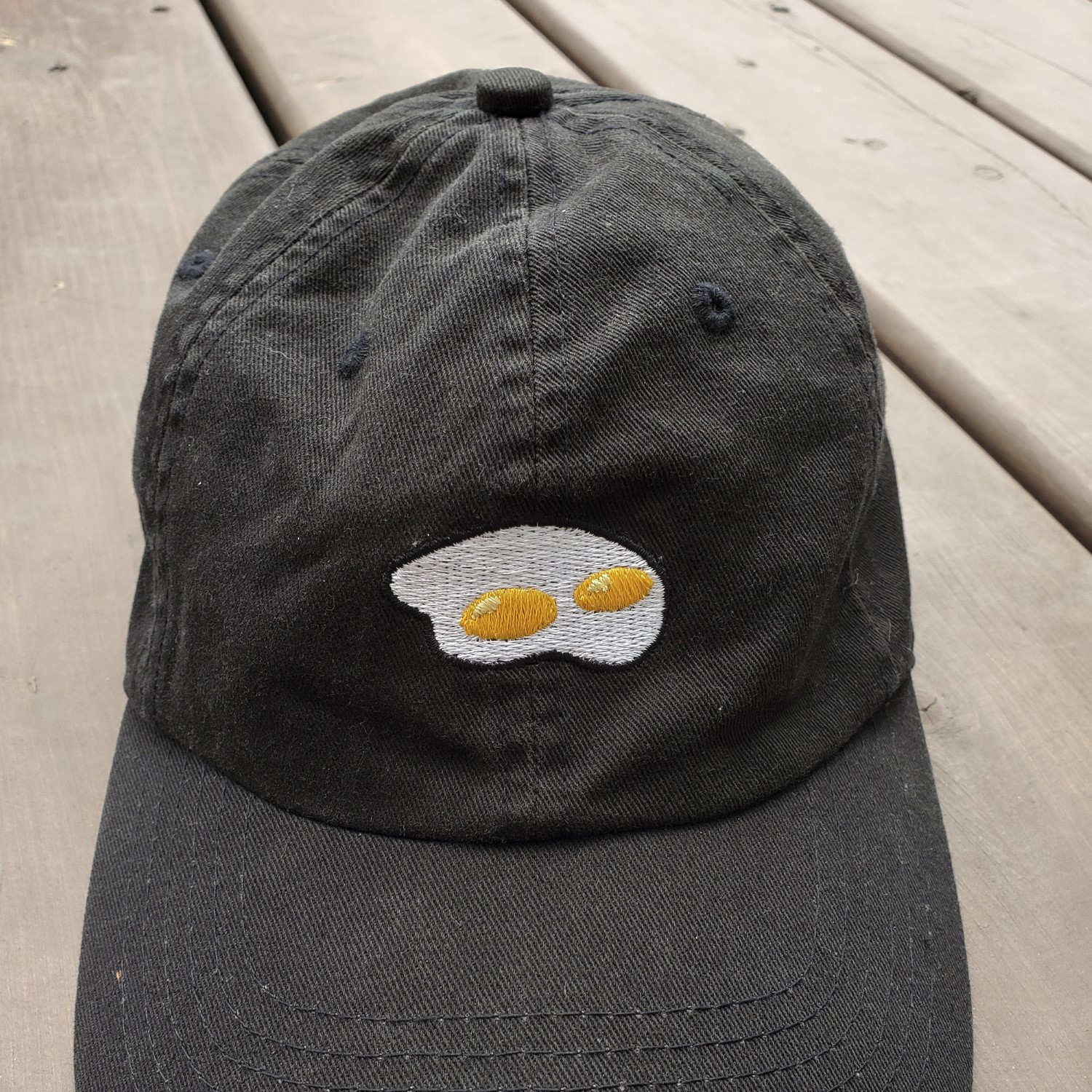 egg-embroidery-design-on-hat