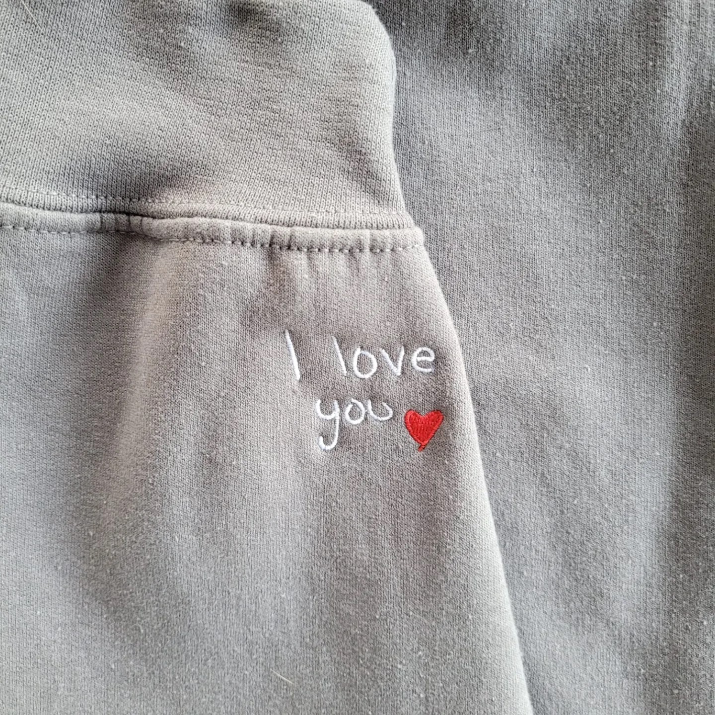 I-love-you-quote-with-heart-embroidery-sleeve