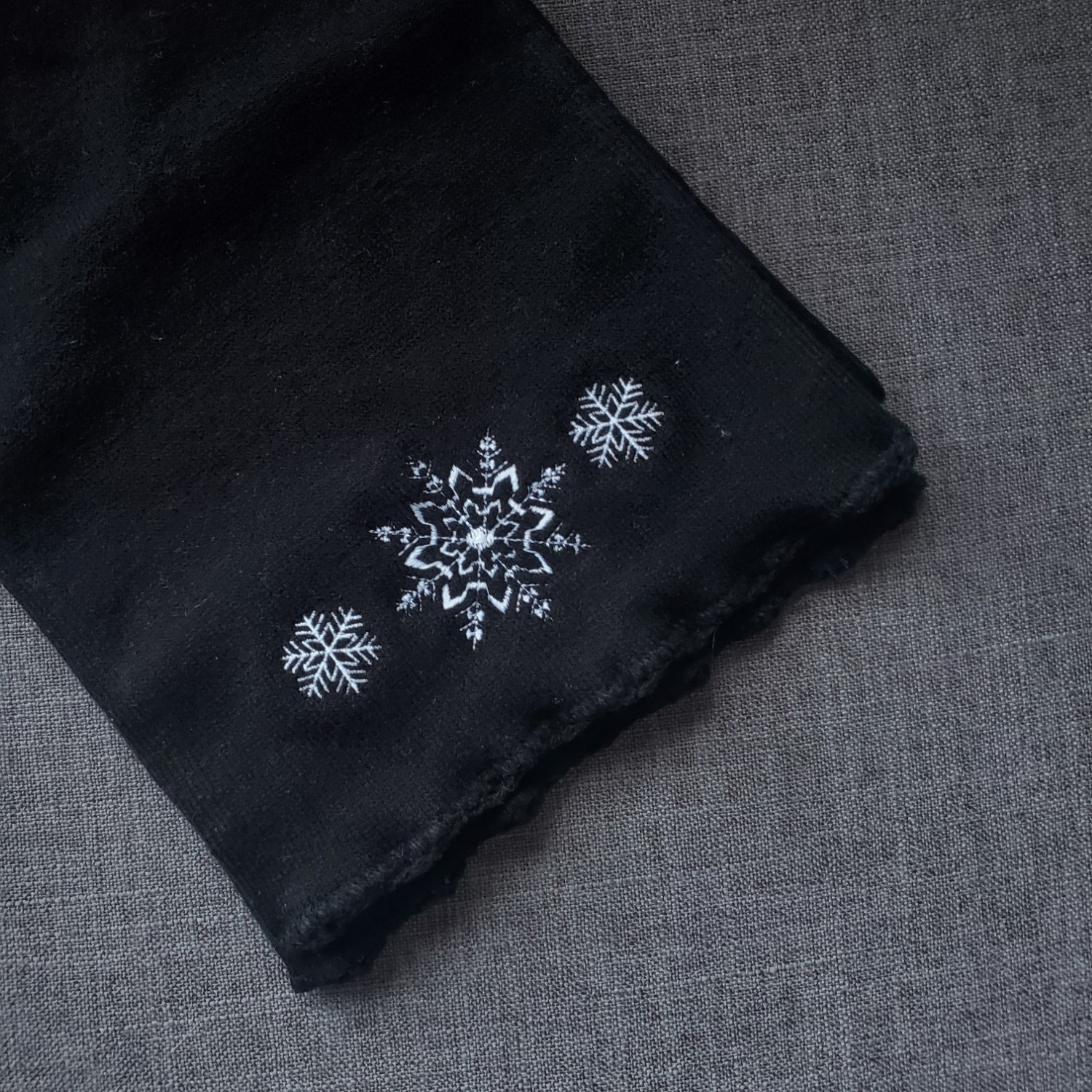 snow-flake-embroidery-design